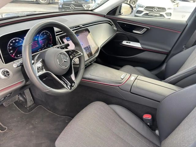 Mercedes-Benz E 220 AVANTGARDE E 220 d Estate