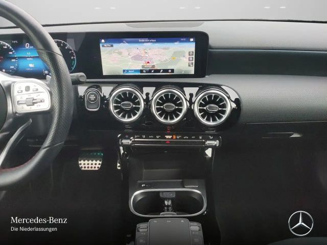 Mercedes-Benz A 250 A 250 e AMG Line