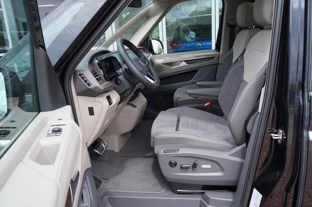 Volkswagen Multivan 2.0 TDI DSG Style T7