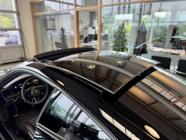 Porsche 992 Carrera Coupé GTS