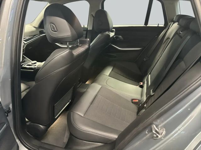 BMW 330 330e Touring