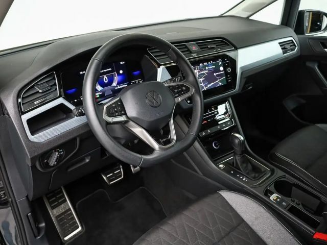 Volkswagen Touran 1.5 TSI DSG IQ.Drive