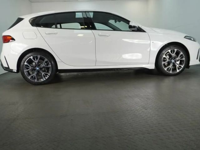 BMW 120 120i 5-deurs Sedan