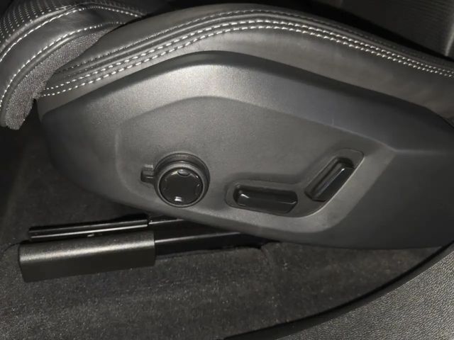 Volvo XC60 AWD Dark Plus