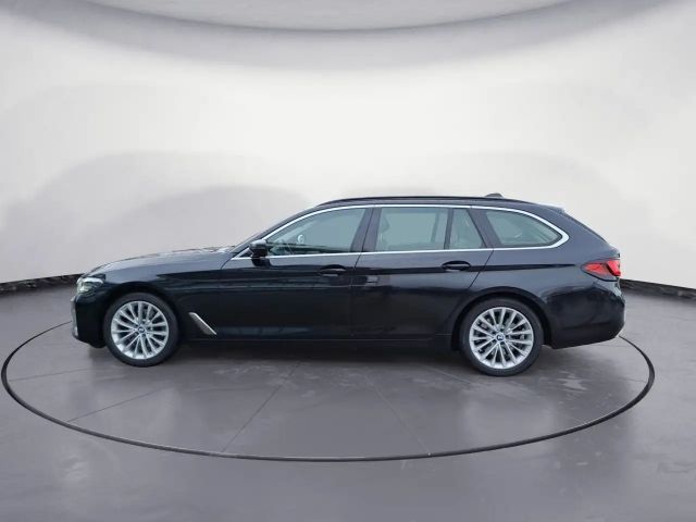 BMW 520 520d Luxury Line Touring xDrive