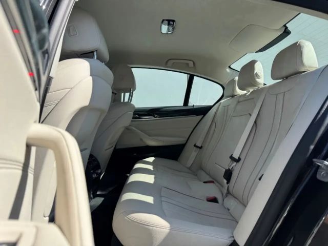 BMW 530 530e Luxury Line Sedan