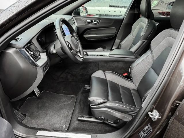 Volvo XC60 AWD R-Design Recharge