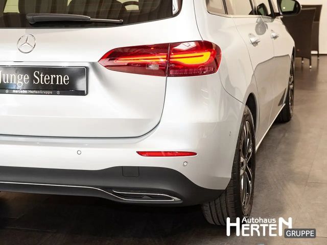 Mercedes-Benz B 250 4MATIC Progressive Sedan