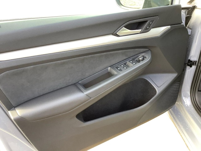 Volkswagen Golf 1.5 TSI DSG Life Variant