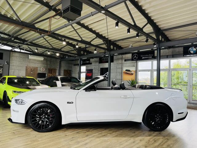 Ford Mustang Convertible GT 5.0 V8