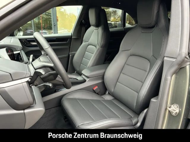 Porsche Macan 4