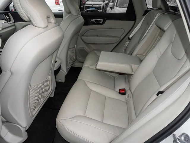 Volvo XC60 Dark Plus