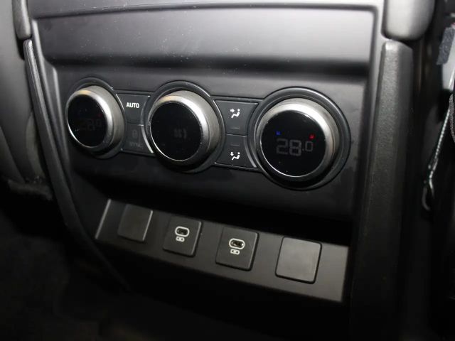 Land Rover Defender 110 D300 Dynamic SE