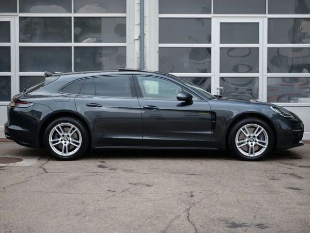 Porsche Panamera 4 E-Hybrid