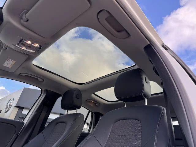 Mercedes-Benz GLA 200 *Panodach*LED*Rückfahrkamera*Easy-Pack*