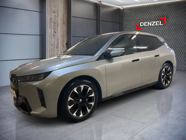 BMW iX xDrive45