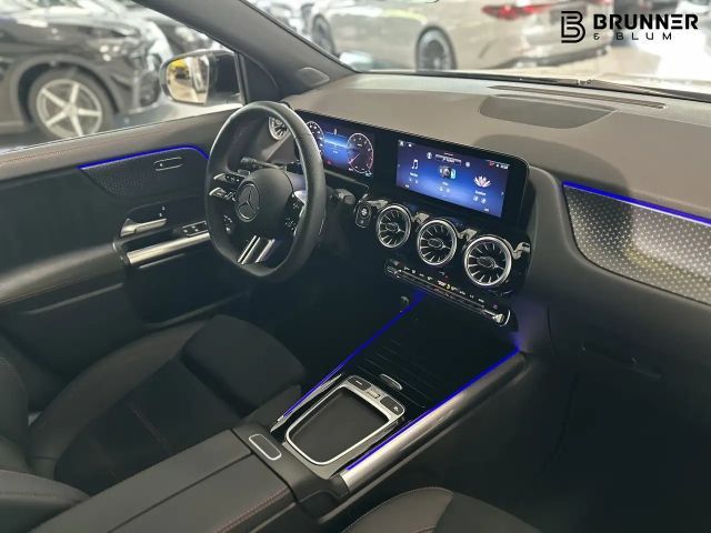 Mercedes-Benz GLA 200 AMG Line