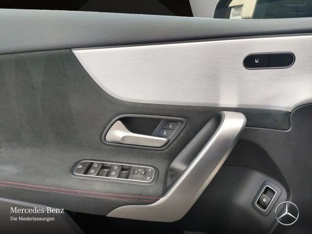 Mercedes-Benz A 250 A 250 e AMG Line