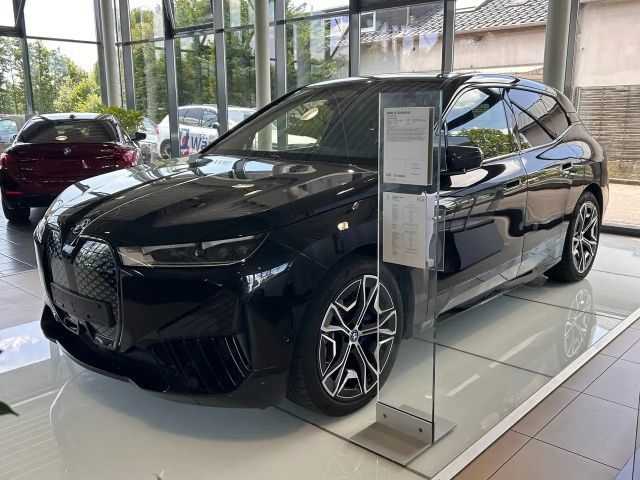 BMW iX xDrive40
