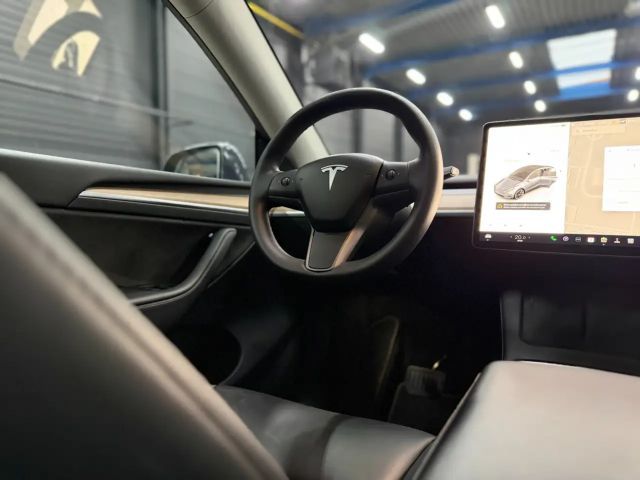 Tesla Model Y AWD Long Range