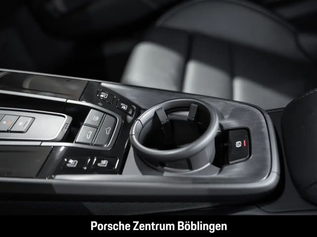 Porsche 992 Carrera Coupé GTS