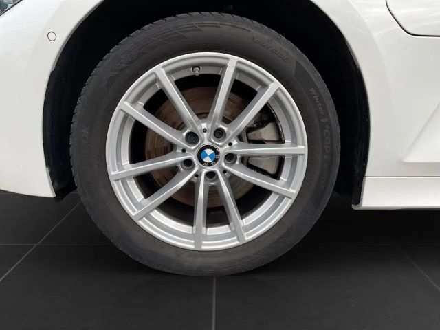 BMW 320 320e Sedan Sport Line