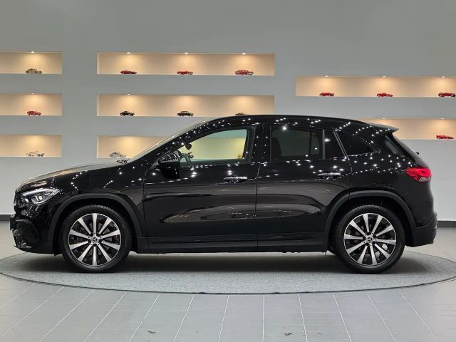 Mercedes-Benz GLA 200 AMG Line