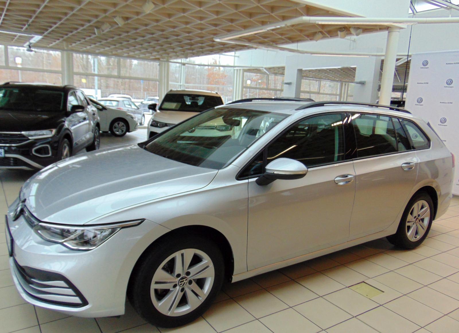 Volkswagen Golf 1.5 eTSI DSG Life Variant