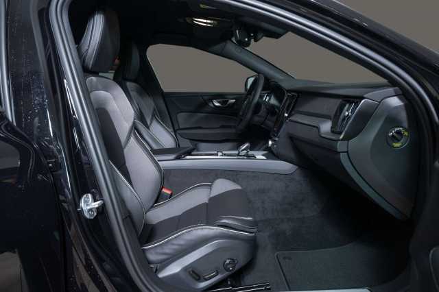 Volvo V60 Dark Plus