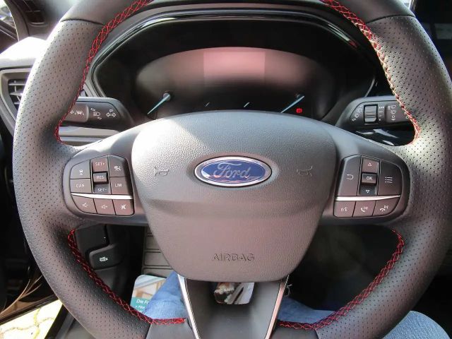 Ford Focus EcoBoost ST Line