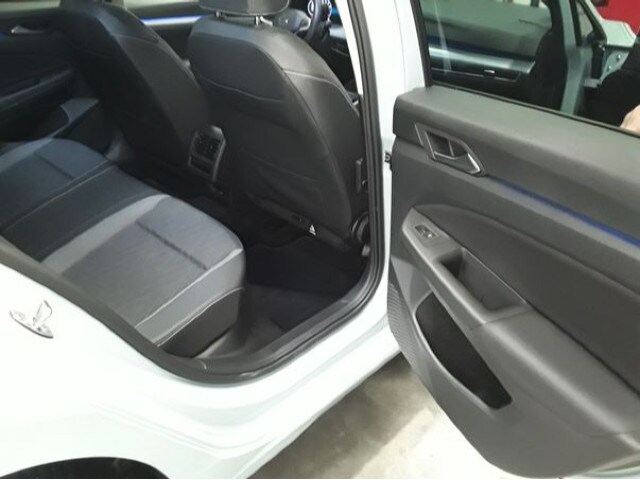 Volkswagen Golf 1.5 eTSI DSG Variant