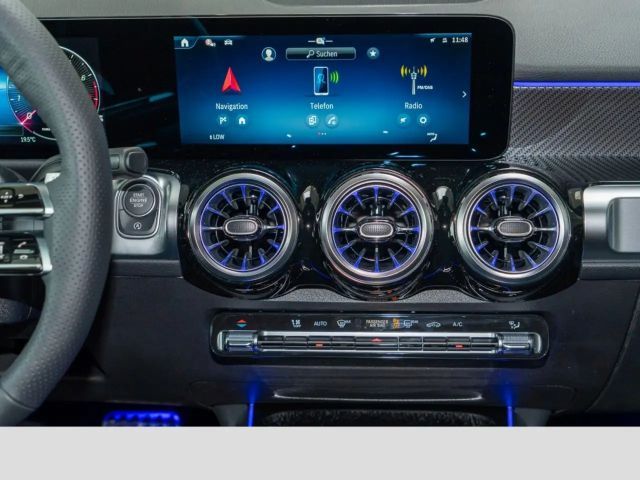 Mercedes-Benz GLB 180 ACC AUT Kam. KlimaA LED LM Navi PDC SHZ