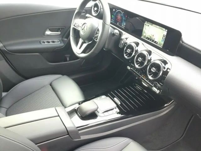 Mercedes-Benz CLA 250 CLA 250 e Coupé