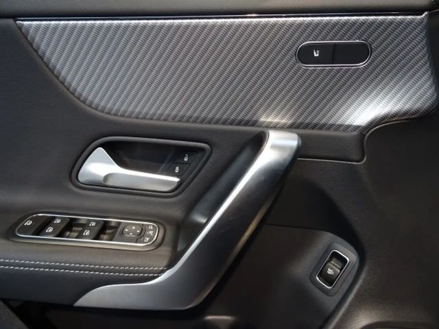 Mercedes-Benz CLA 180 Coupé Progressive