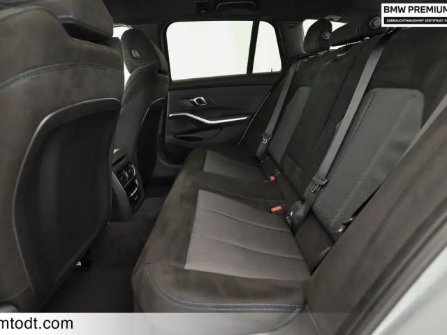 BMW 330 330e M-Sport xDrive