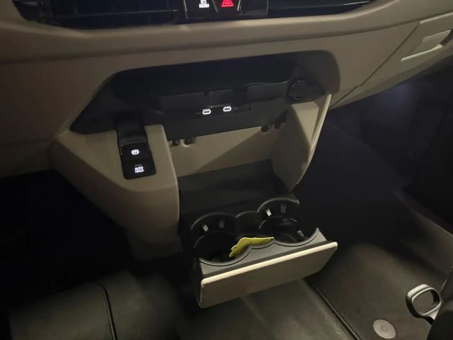 Volkswagen Multivan Lang T7