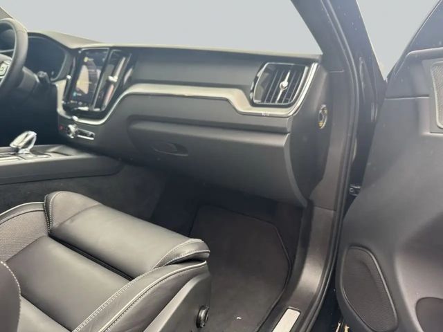 Volvo XC60 AWD Dark Plus