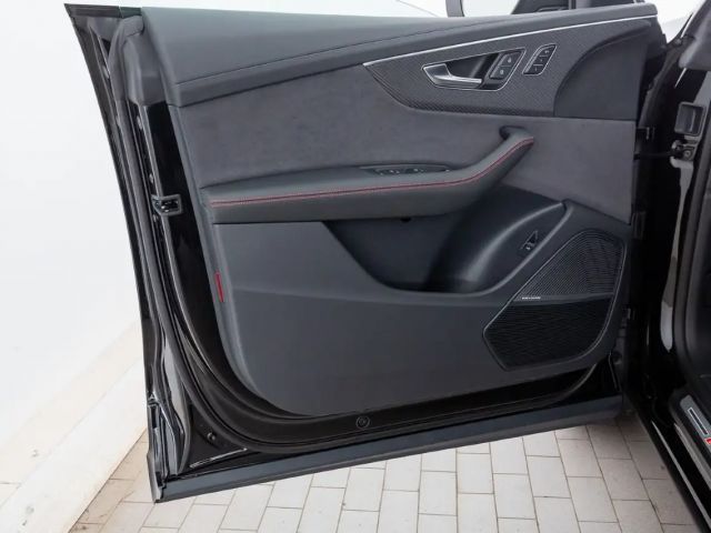 Audi RS Q8 Performance