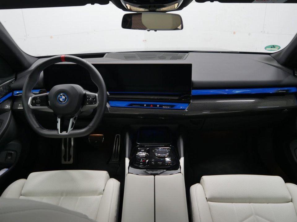 BMW i5 M60 Touring xDrive