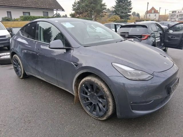 Tesla Model Y AWD Long Range