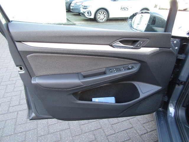 Volkswagen Golf 1.5 eTSI DSG