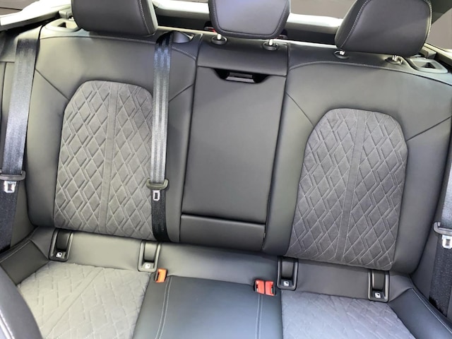 Audi A6 Avant Quattro S-Tronic