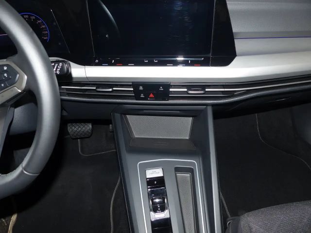 Volkswagen Golf Life Variant