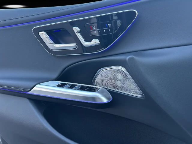 Mercedes-Benz E 220 AMG Line E 220 d Sedan