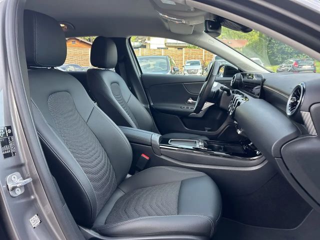 Mercedes-Benz A 180 Hatchback