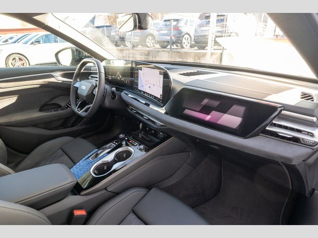 Audi A6 Avant Quattro S-Tronic