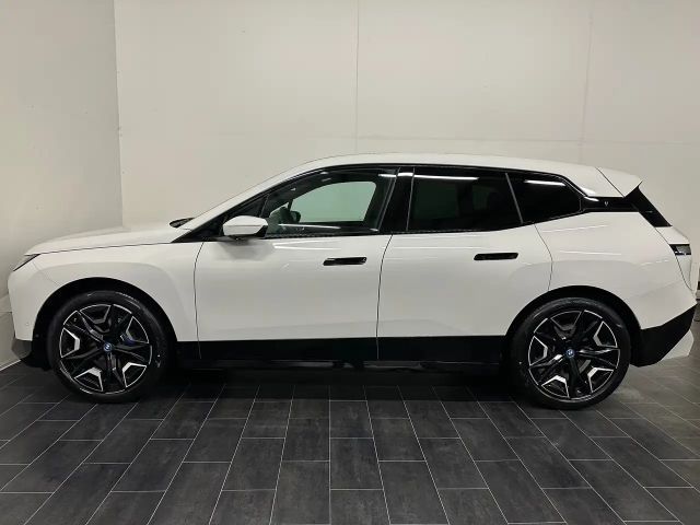 BMW iX xDrive40