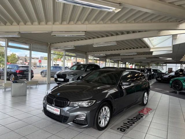 BMW 320 320e M-Sport Touring