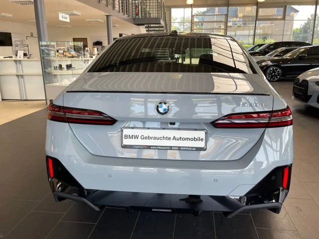 BMW 520 520d M-Sport Sedan