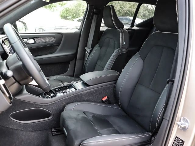 Volvo XC40 Dark Plus